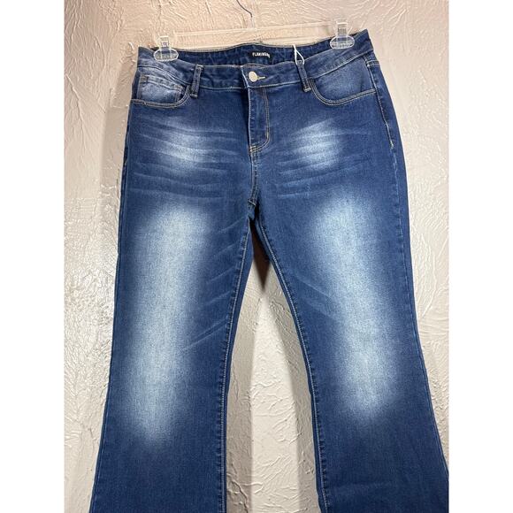 Flamingals Jeans Curvy Fit Wide Leg Mid Rise Medium Wash Womens Size XL NWT - Picture 2 of 6